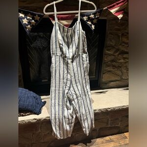 Women's jumper worn 2x